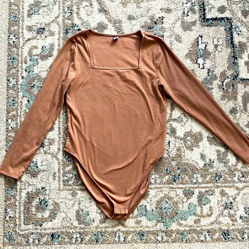 XL Old Navy square neck, tummy control body suite